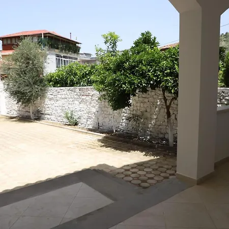 بيت ضيافة Nuk Eshte بيرات