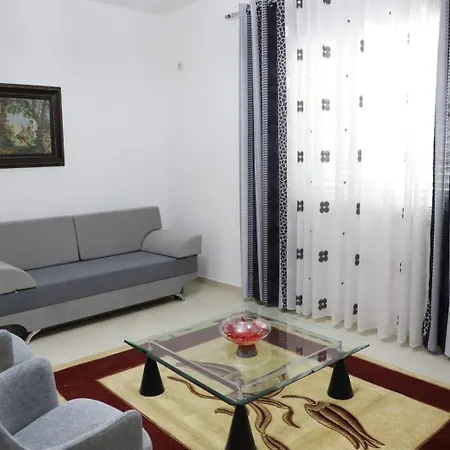 Nuk Eshte بيت ضيافة