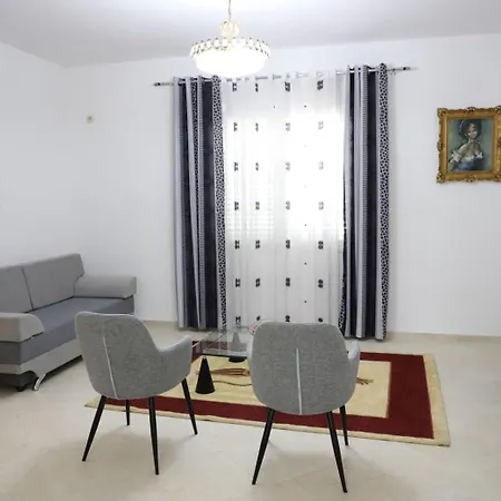 Nuk Eshte بيت ضيافة بيرات