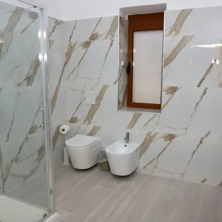 Nuk Eshte بيت ضيافة بيرات