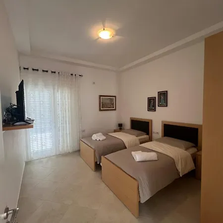Nuk Eshte بيت ضيافة *