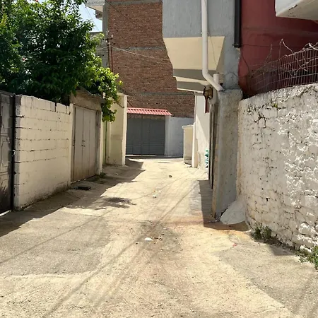 Nuk Eshte بيت ضيافة